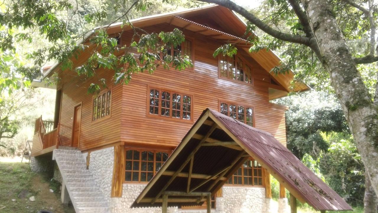 Illariy Tampu Ecoalbergue Oxapampa Exterior photo